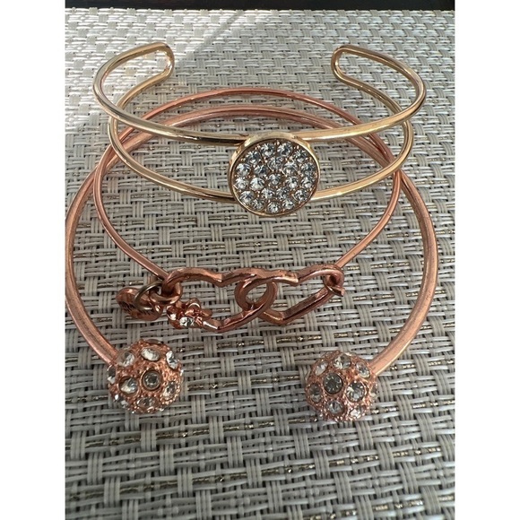 Fashion Bracelet Lot 3/$20 - Picture 3 of 6